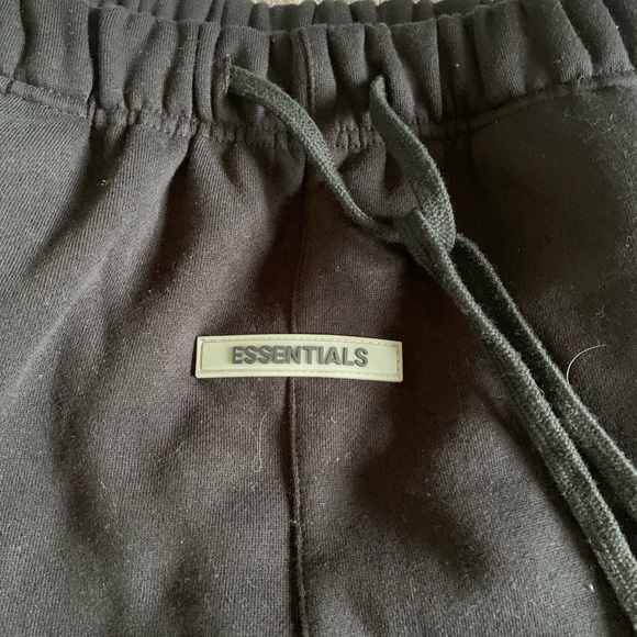 Essentials joggers - Picture 2 of 3